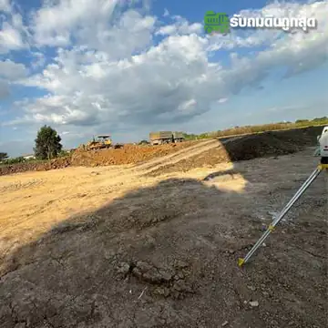 แนวพื้นที่ถมดินและแนวทางรถระหว่างเตรียมหน้างาน